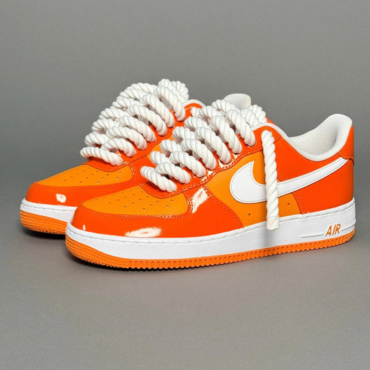 Nike Air Force 1 « Lása corda » - Oráiste vearnaisithe